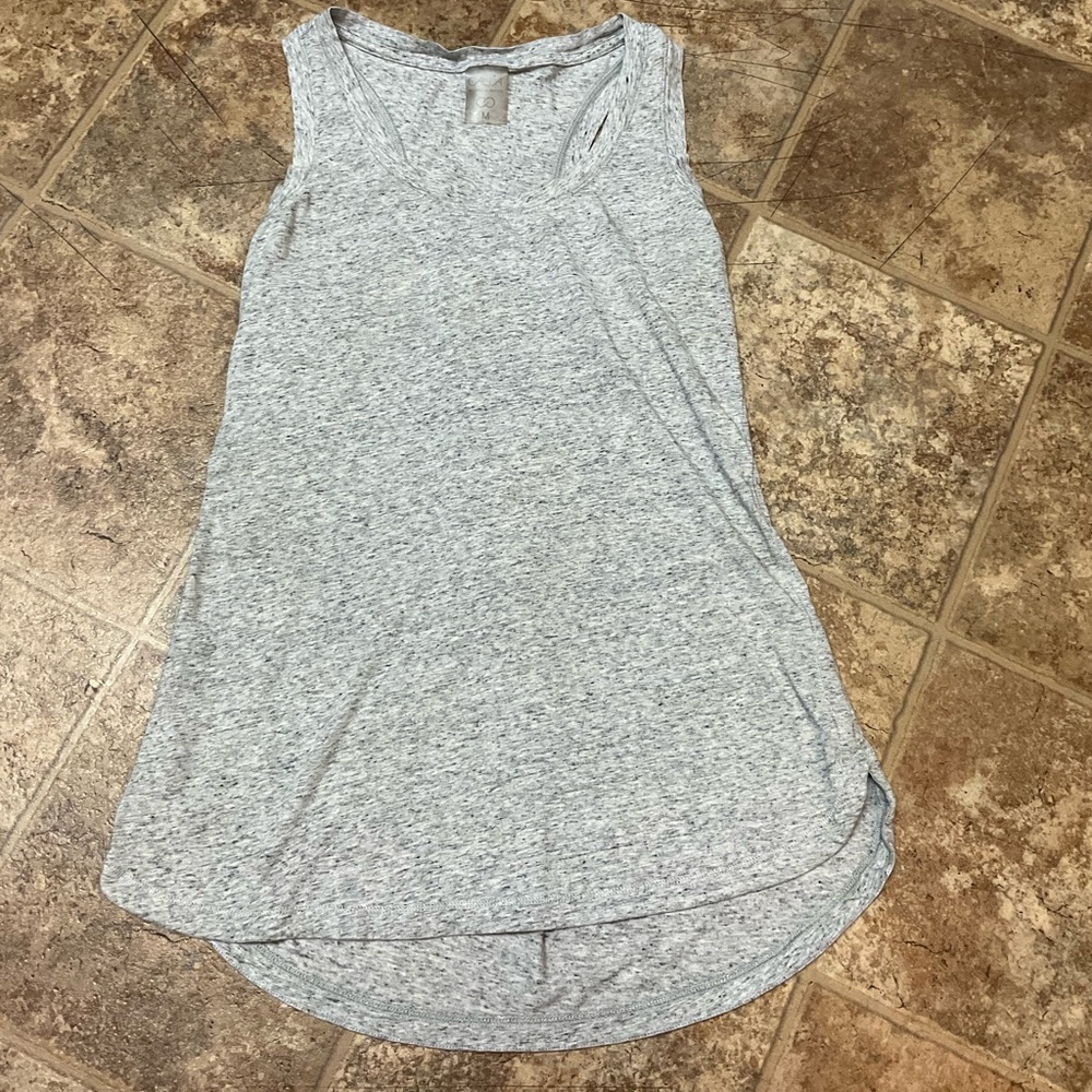 CALIA BY CARRIE UNDERWOOD TANK SLEEVELESS SLEEVE SHIRT SIZE M LIKE NEW